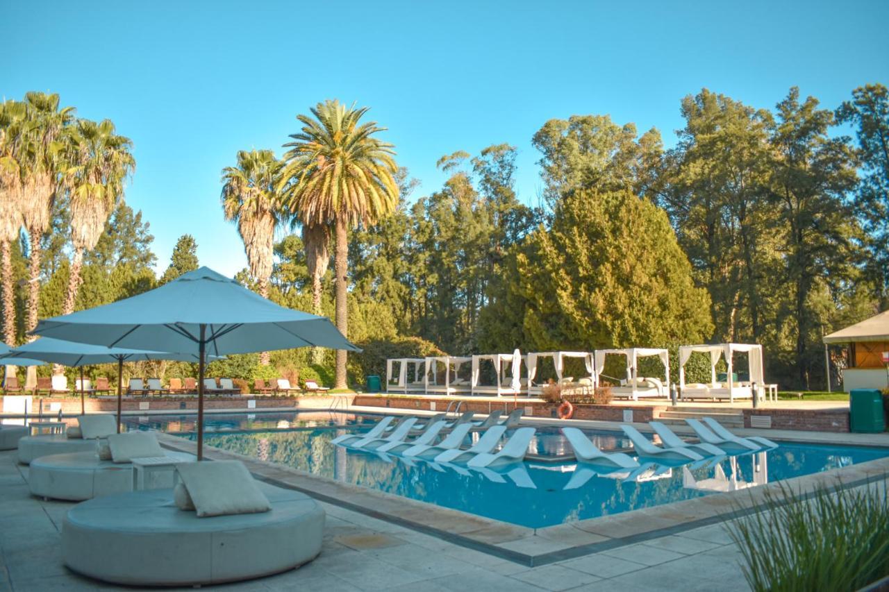 Sheraton Pilar Hotel & Convention Center Buitenkant foto