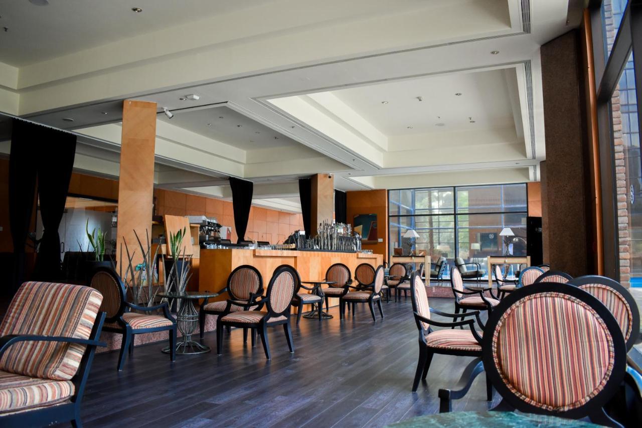Sheraton Pilar Hotel & Convention Center Buitenkant foto