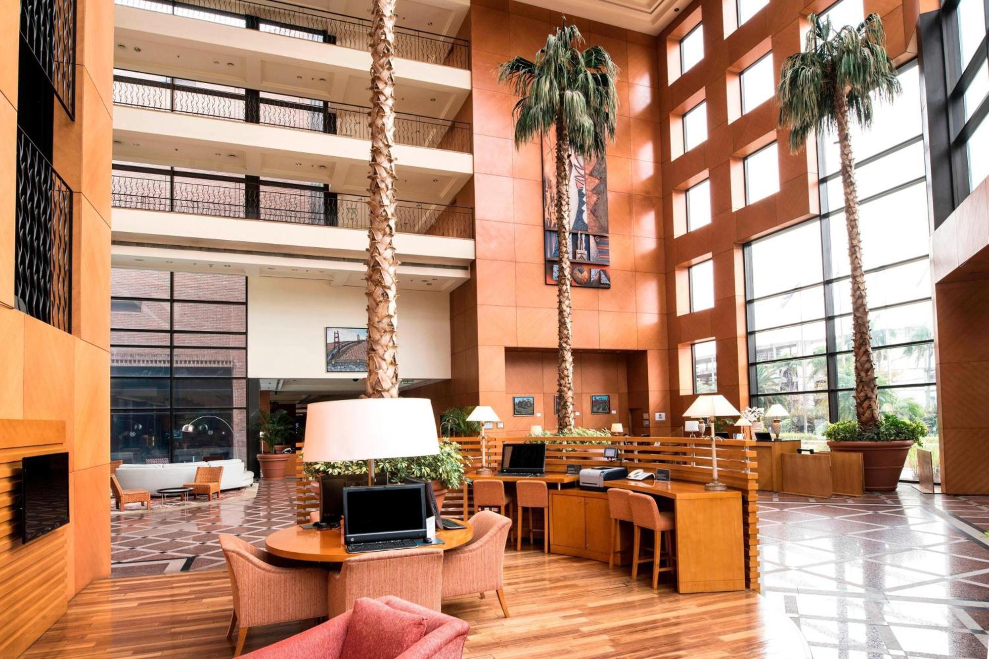 Sheraton Pilar Hotel & Convention Center Buitenkant foto