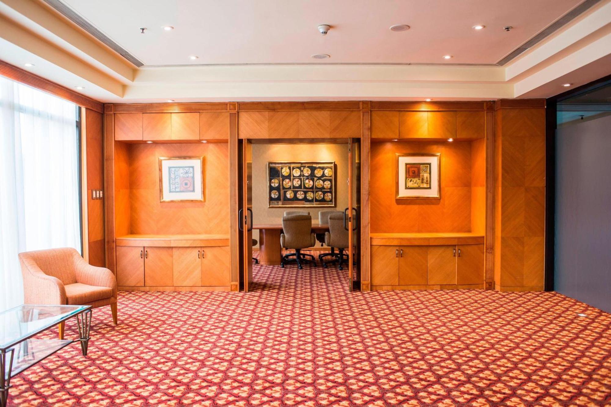 Sheraton Pilar Hotel & Convention Center Buitenkant foto