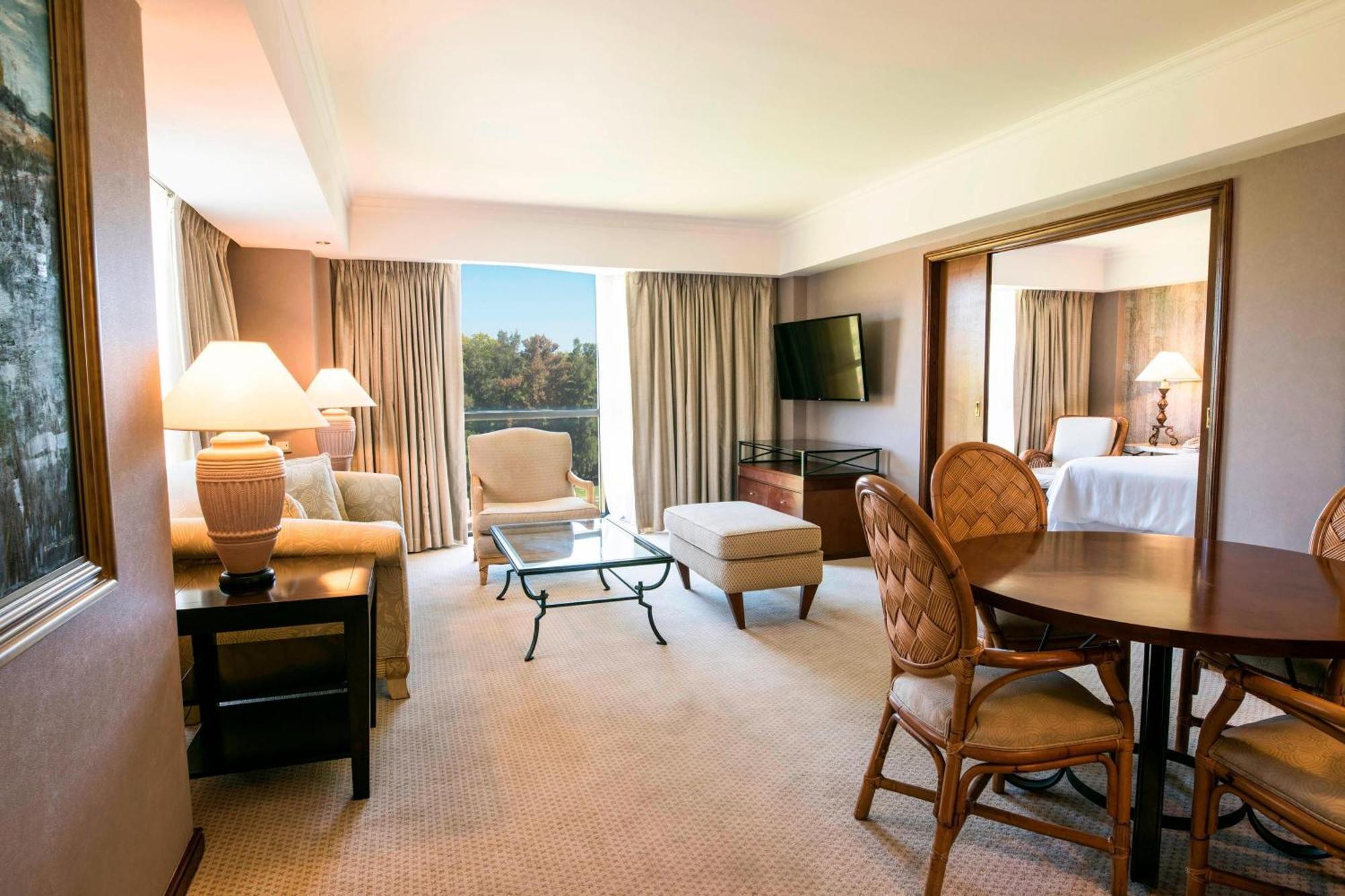 Sheraton Pilar Hotel & Convention Center Buitenkant foto