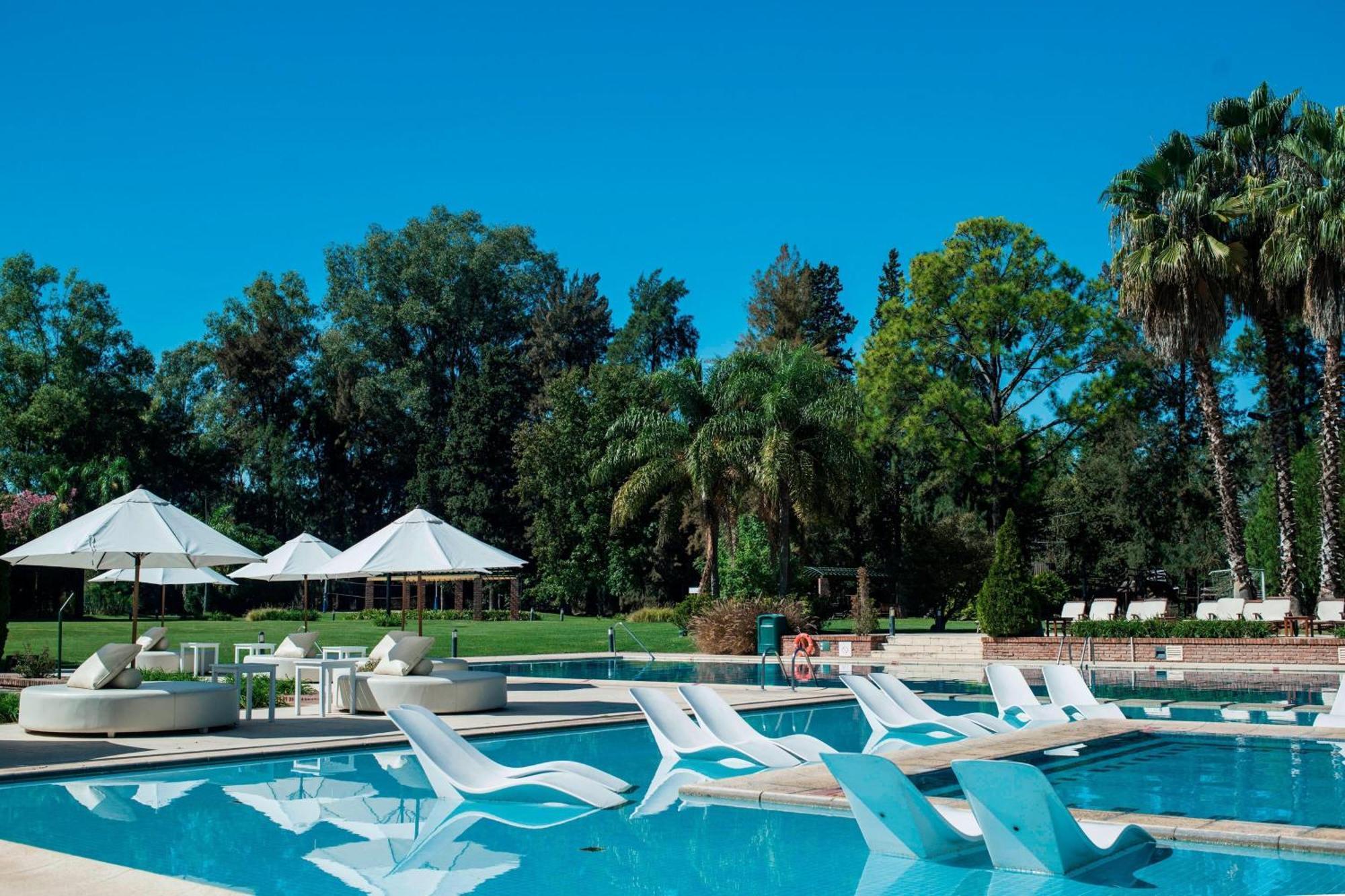 Sheraton Pilar Hotel & Convention Center Buitenkant foto