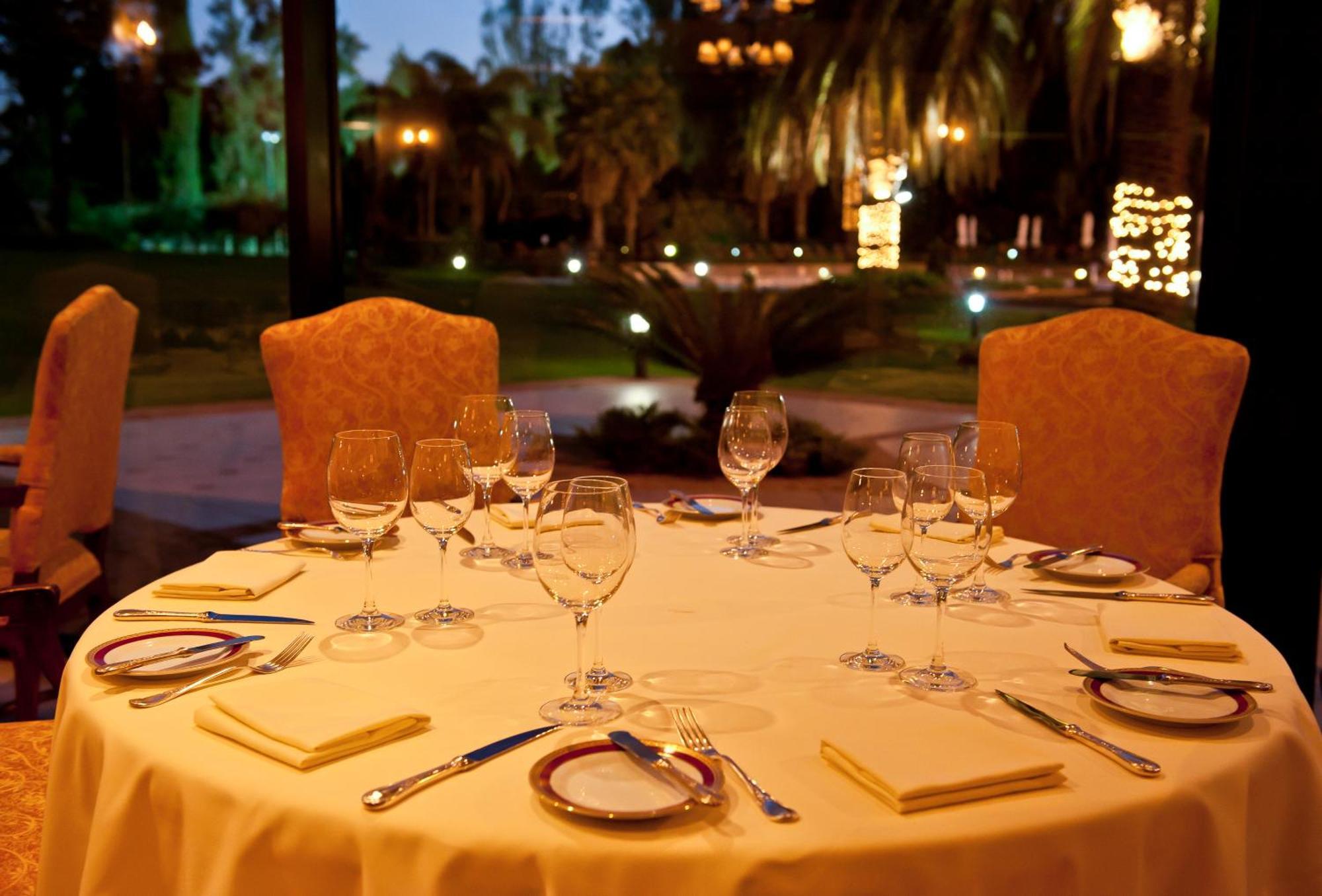 Sheraton Pilar Hotel & Convention Center Buitenkant foto